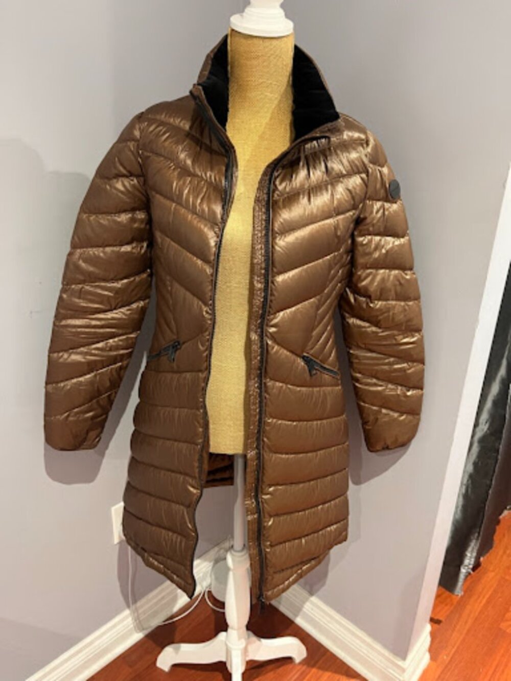 Andrew Marc Packable Lightweight Down Puffer Coat Bronze Small